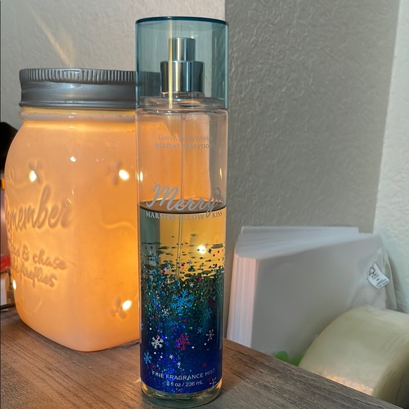 Bath & Body Works Marshmallow Kiss - Picture 1 of 1